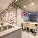 Alma Lofts Apartment