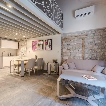 Alma Lofts Apartment